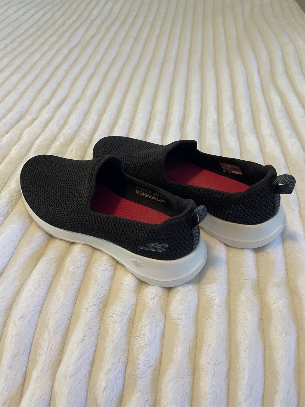 Skechers Black Slip-On Knit Sneakers Size 8.5
